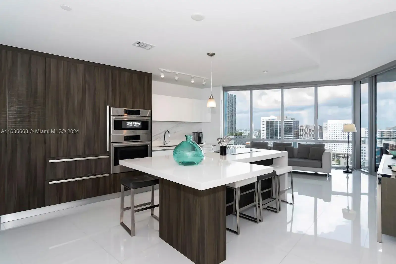 1 bedroom 2 bath Residential Lease for rent at 851 NE 1st Ave # 1710, Miami FL 33132