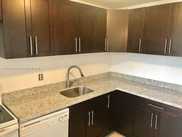 2 bedroom 2 bath Residential Lease for rent at 5510 N Lakewood Cir N # 514, Margate FL 33063