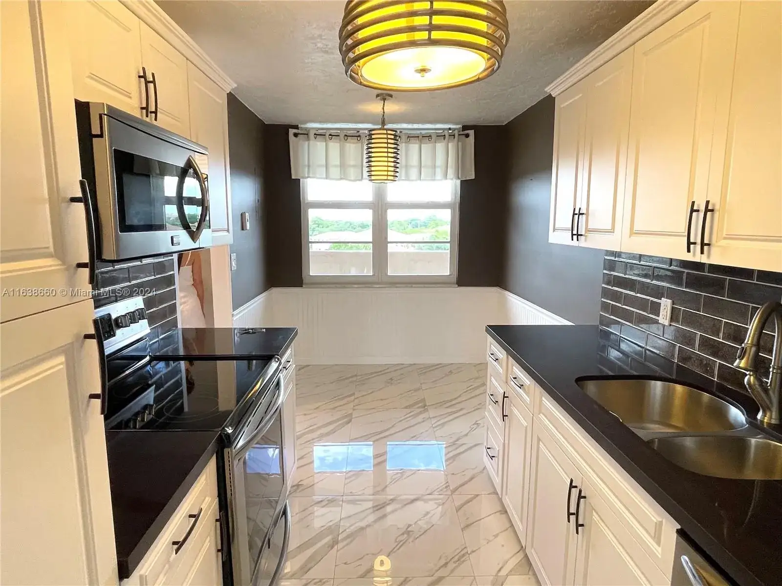 2 bedroom 2 bath Residential Lease for rent at 250 Jacaranda Dr # 608, Plantation FL 33324