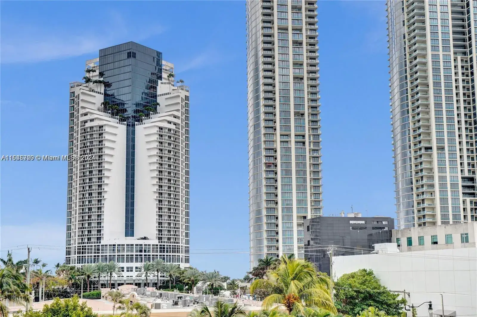 1 bedroom 1 bath Residential Lease for rent at 201 180th Dr # 213, Sunny Isles Beach FL 33160