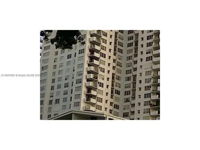 1 bedroom 1 bath Residential for sale at 2750 NE 183rd St # 707, Aventura FL 33160