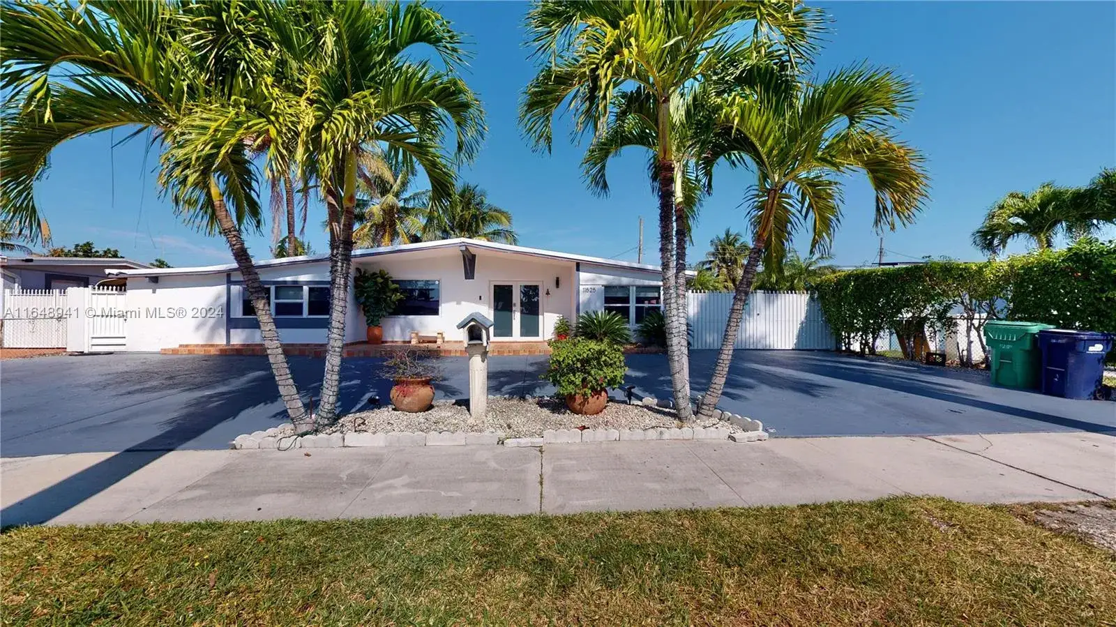 2 bedroom 1 bath Residential Lease for rent at 11525 SW 47th Ter, Miami FL 33165