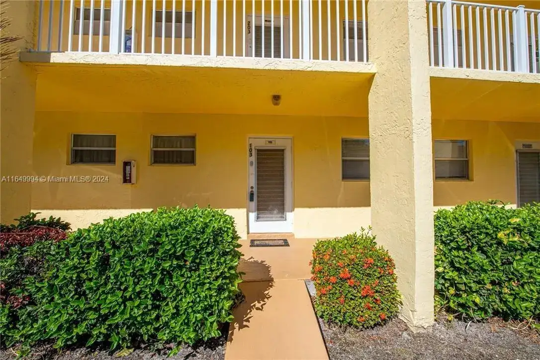 1 bedroom 1 bath Residential Lease for rent at 6700 Royal Palm Blvd # 103D, Margate FL 33063
