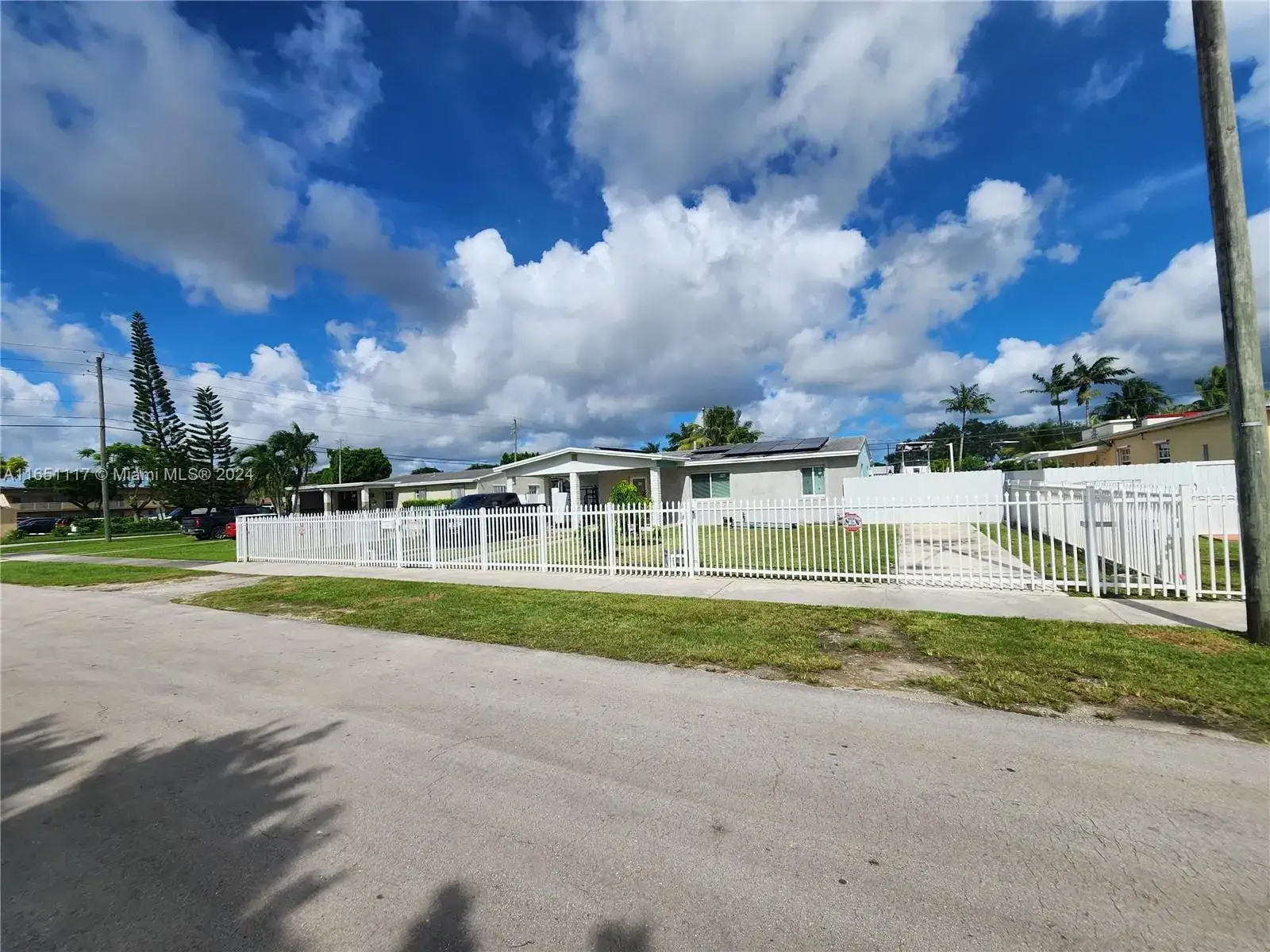 4 bedroom 2 bath Residential for sale at 1025 NE 13th Ave, Homestead FL 33033