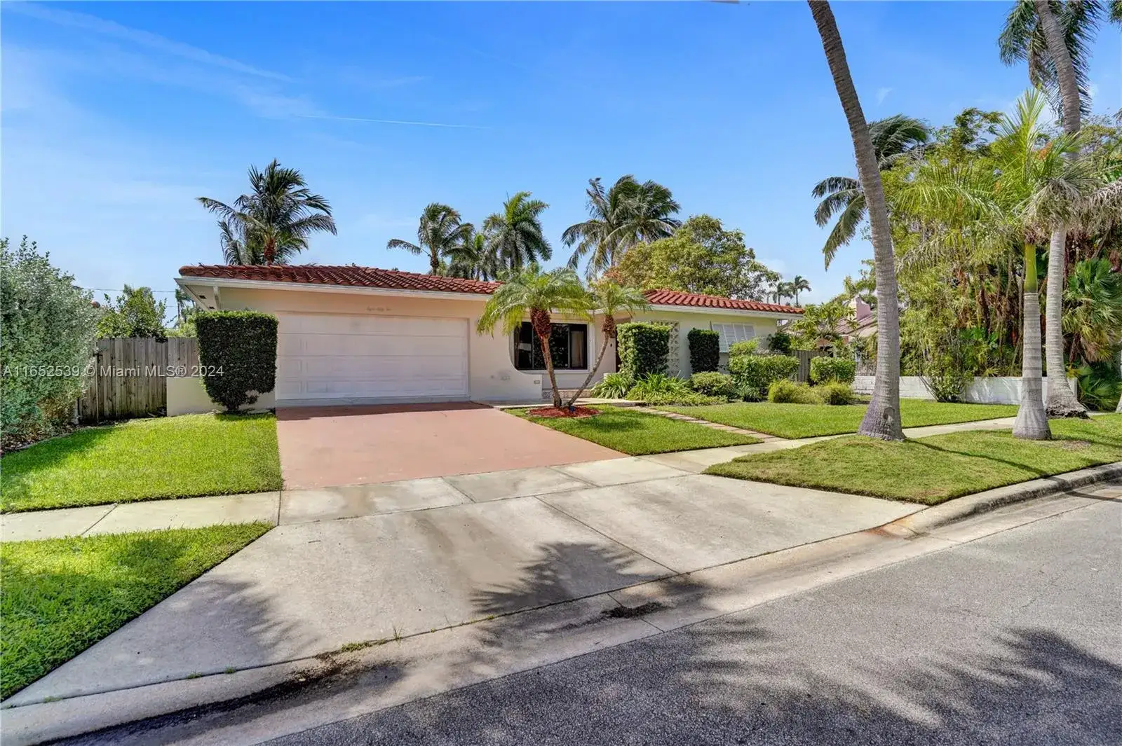 3 bedroom 2 bath Residential Lease for rent at 852 Tyler St, Hollywood FL 33019