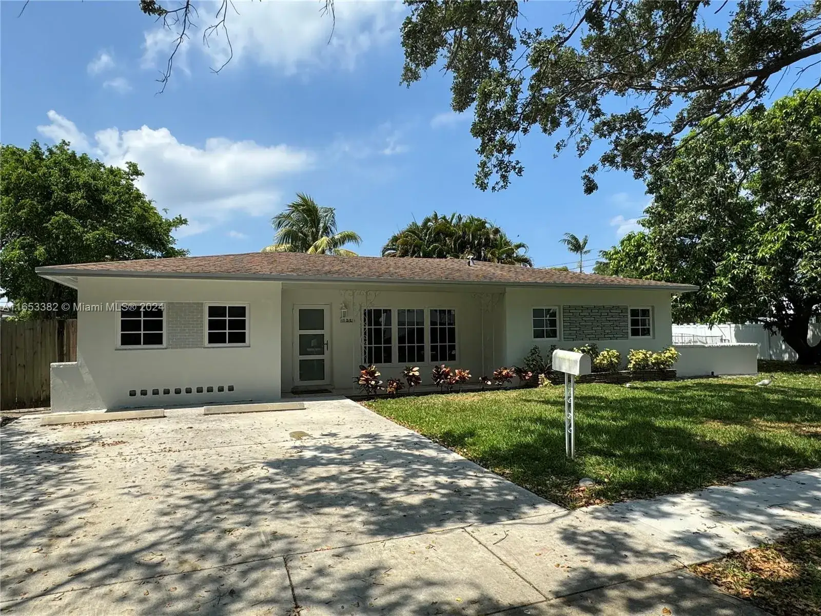 3 bedroom 2 bath Residential Lease for rent at 2125 Alamanda Dr, North Miami FL 33181