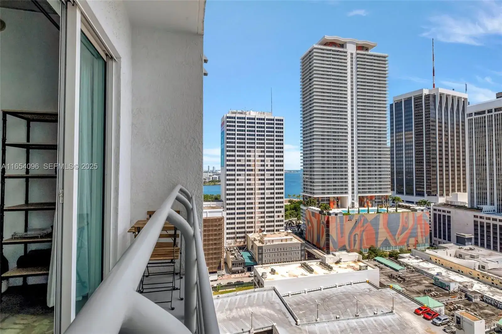 1 bedroom 1 bath Residential for sale at 133 NE 2nd Ave # 1808, Miami FL 33132