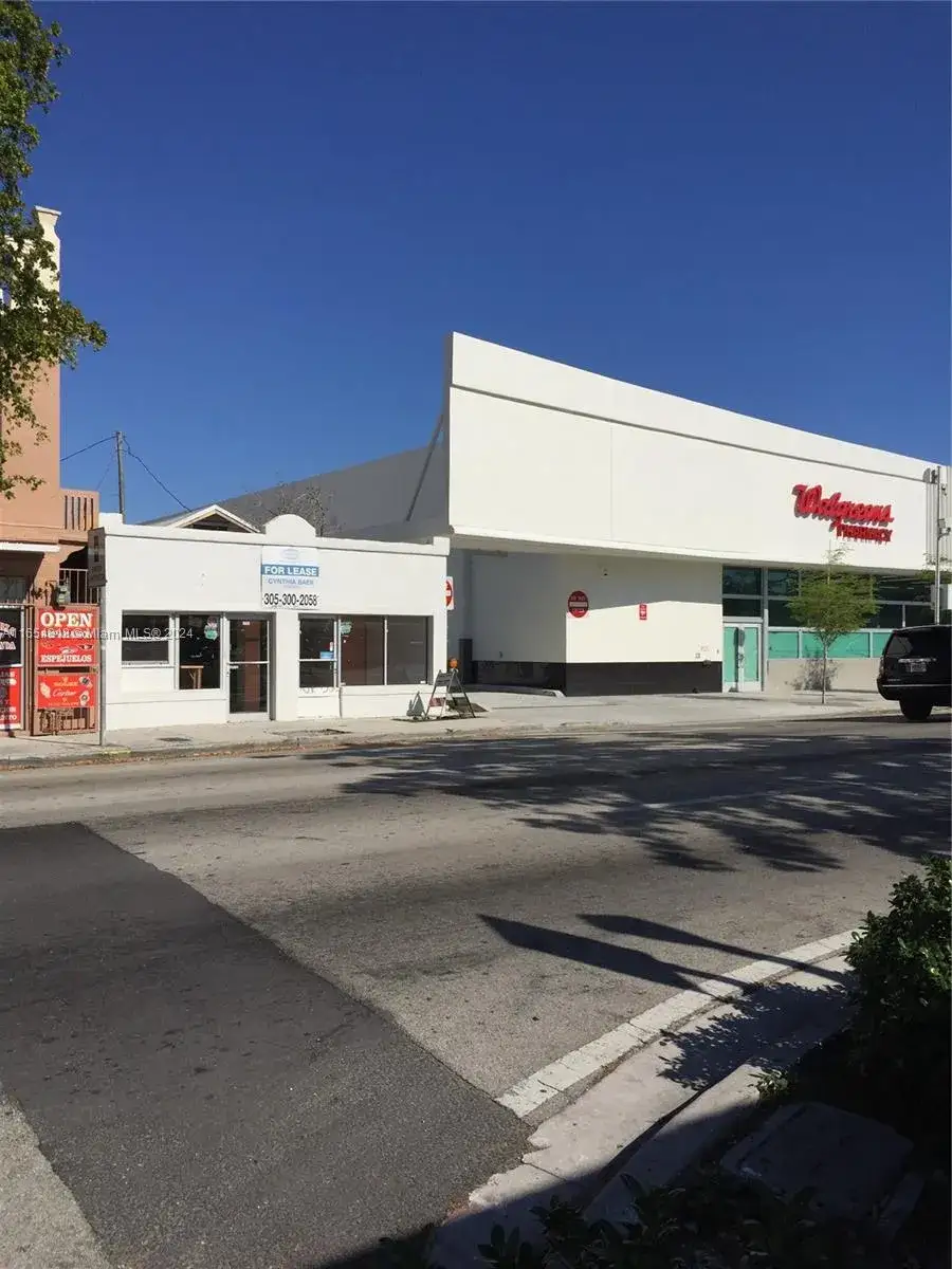 Commercial Sale for sale at 817 SW 8th St, Miami FL 33130