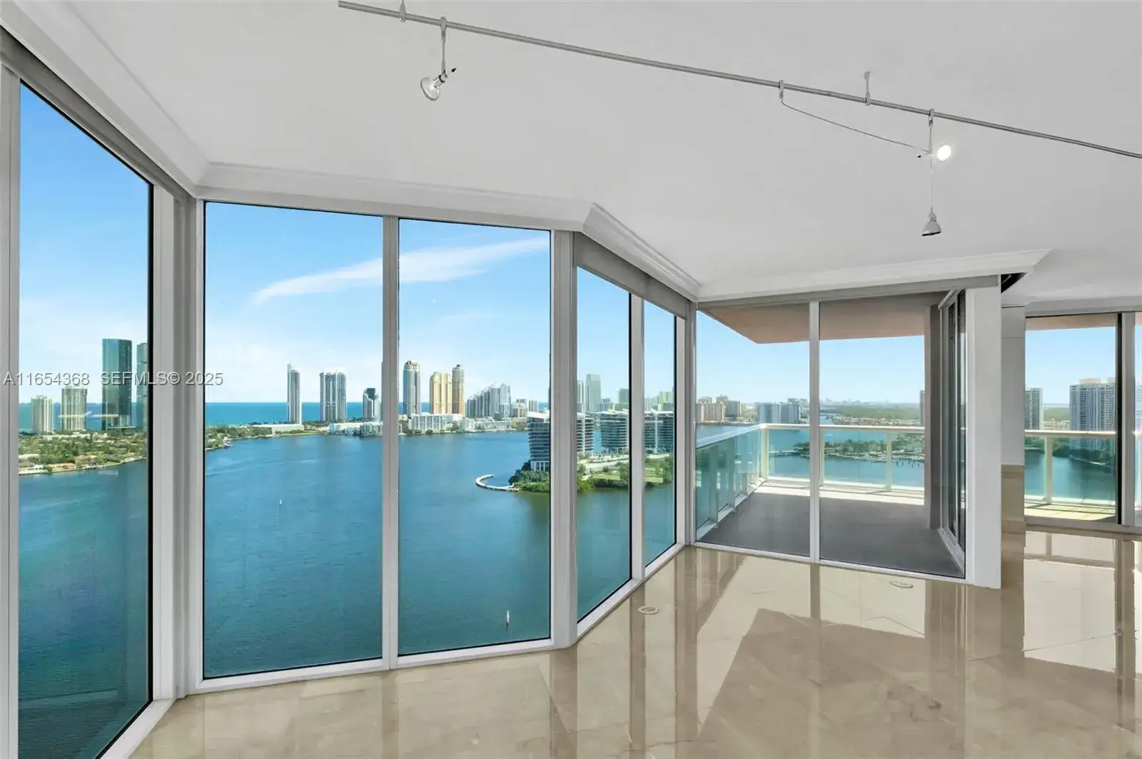 3 bedroom 3 bath Residential for sale at 3370 Hidden Bay Dr # 2708, Aventura FL 33180