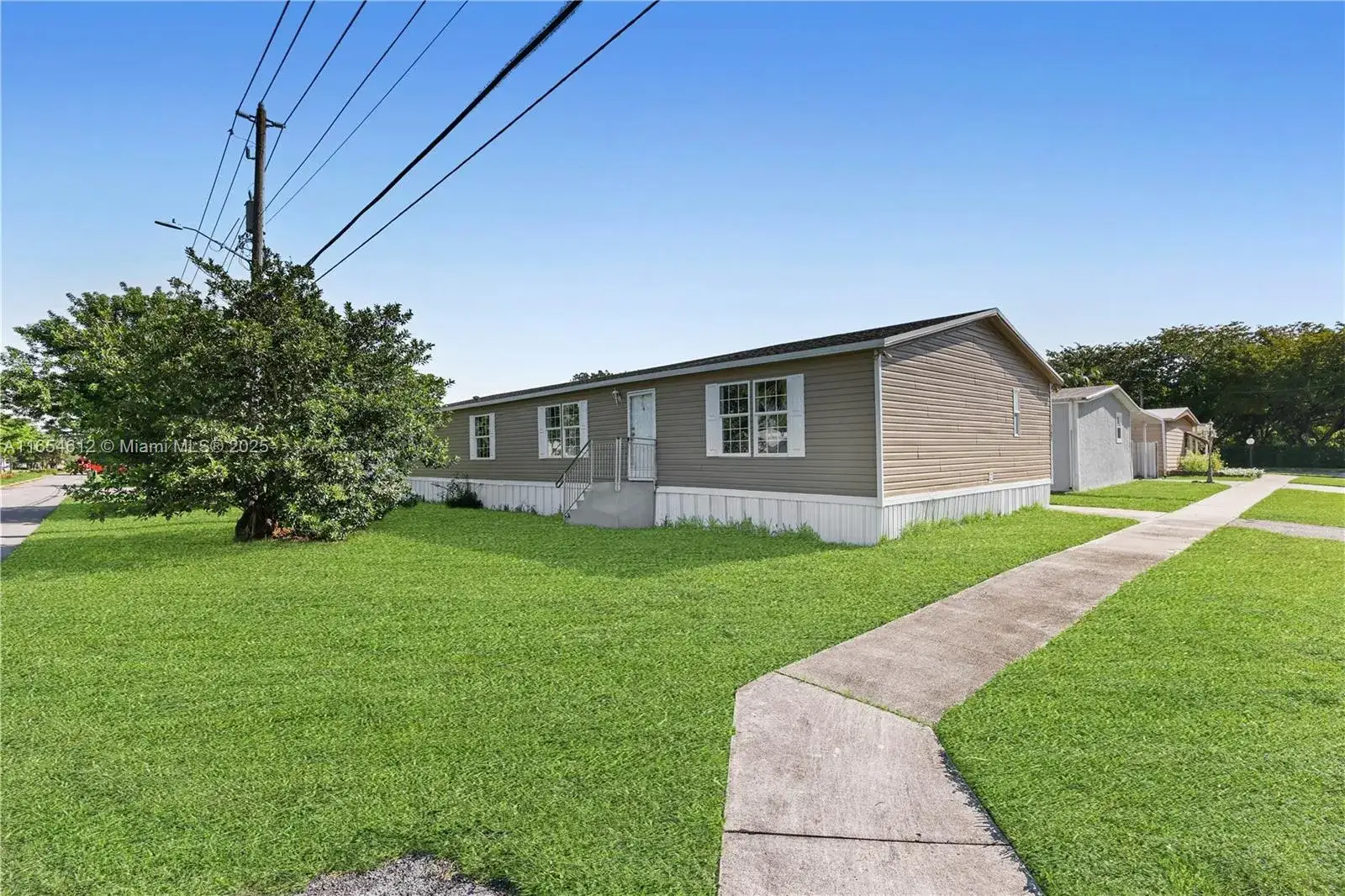 4 bedroom 2 bath Residential Lease for rent at 21431 NW 3rd St, Pembroke Pines FL 33029
