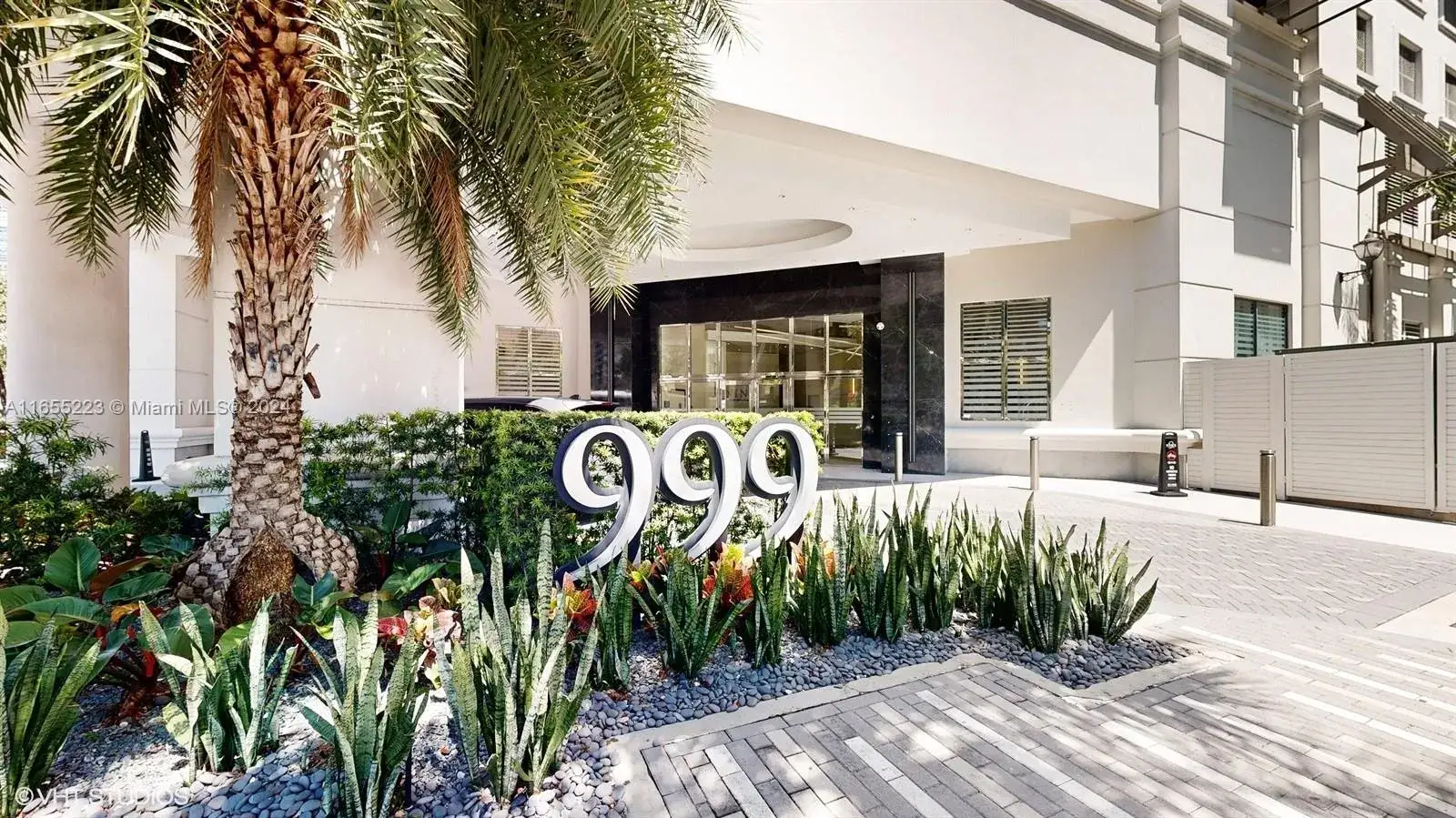 3 bedroom 2 bath Residential Lease for rent at 999 SW 1st Ave # 2317, Miami FL 33130