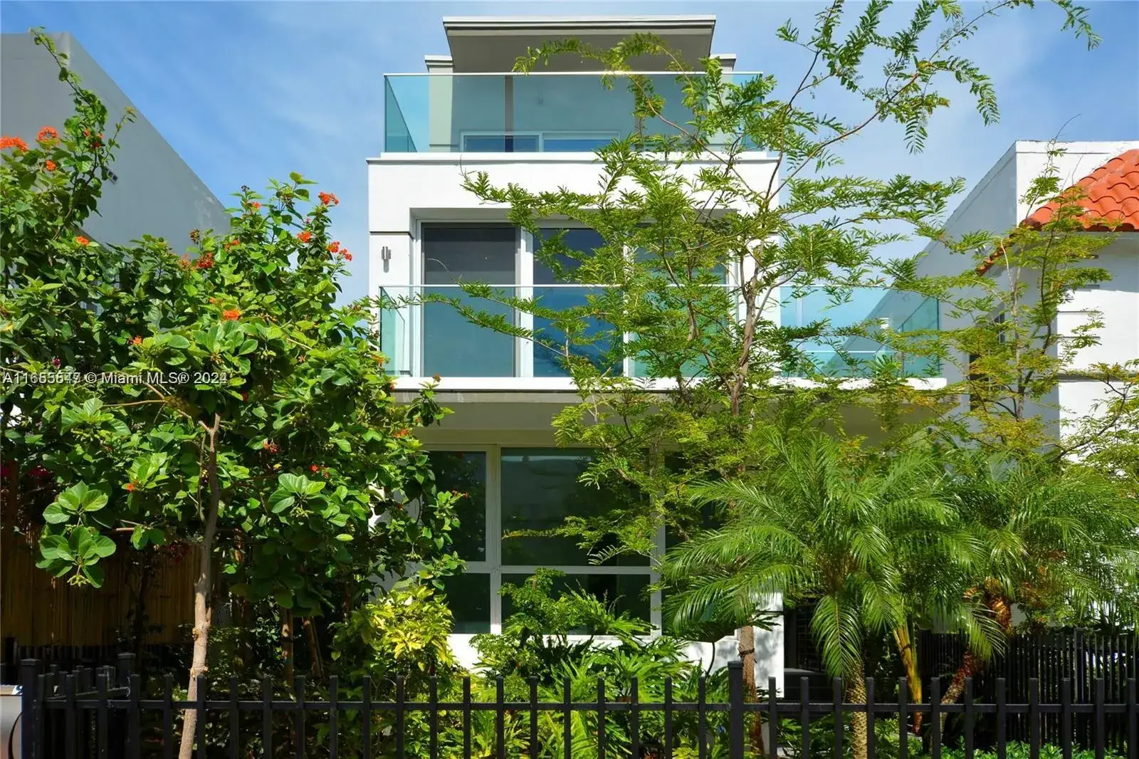3 bedroom 3 bath Residential for sale at 1410 Euclid Ave, Miami Beach FL 33139