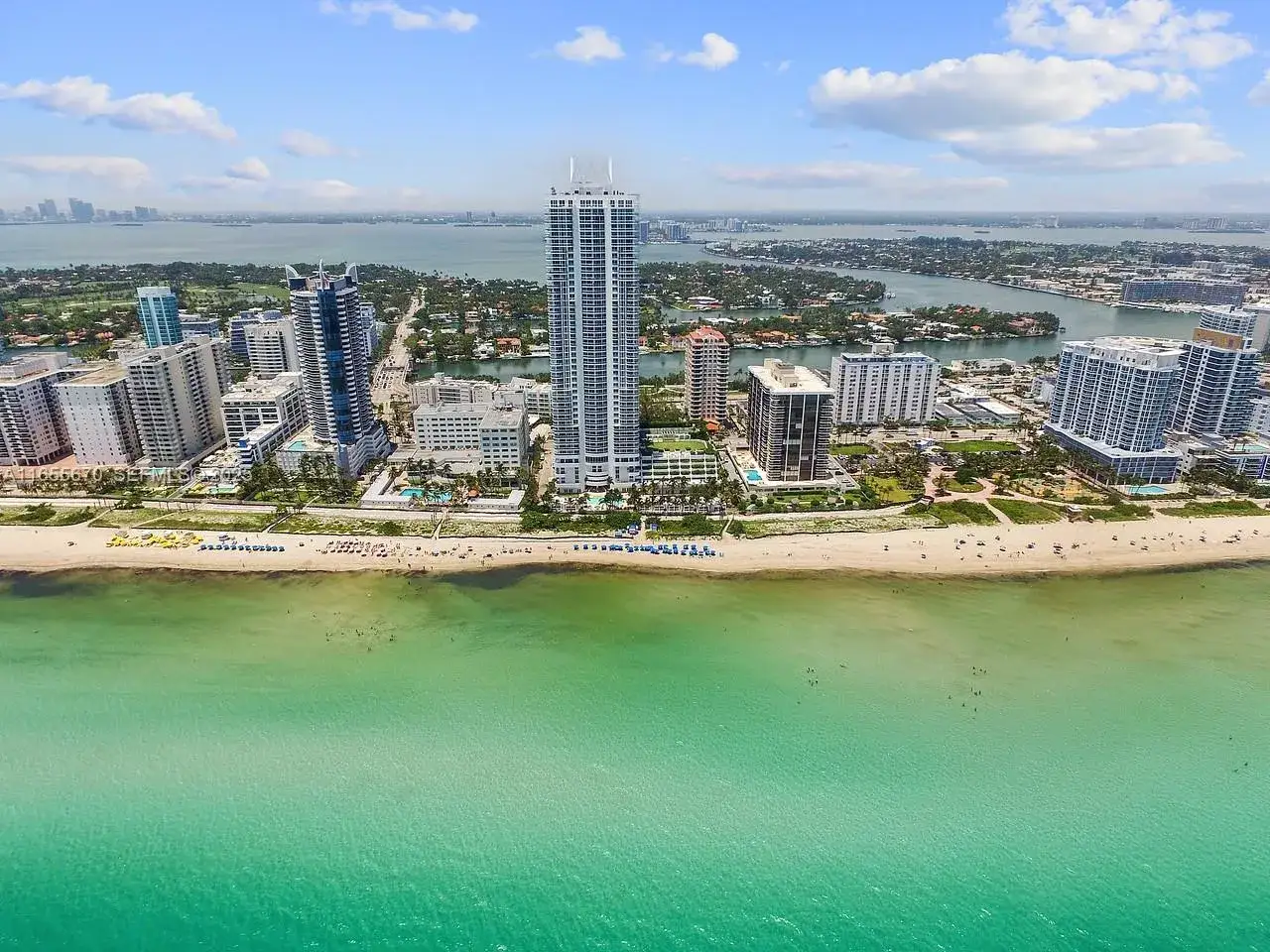1 bedroom 1 bath Residential Lease for rent at 6365 Collins Ave # 2109, Miami Beach FL 33141