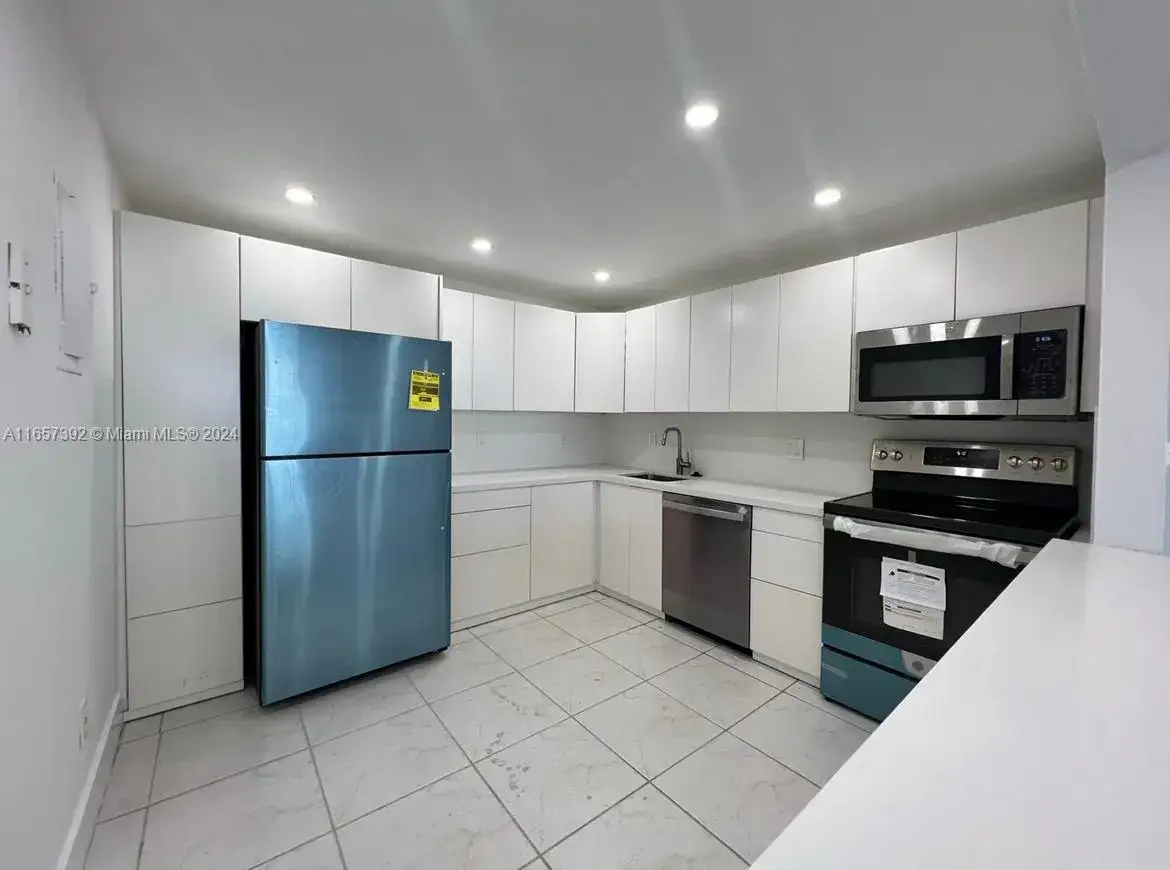 2 bedroom 2 bath Residential for sale at 13499 Biscayne Blvd # 1405, North Miami FL 33181