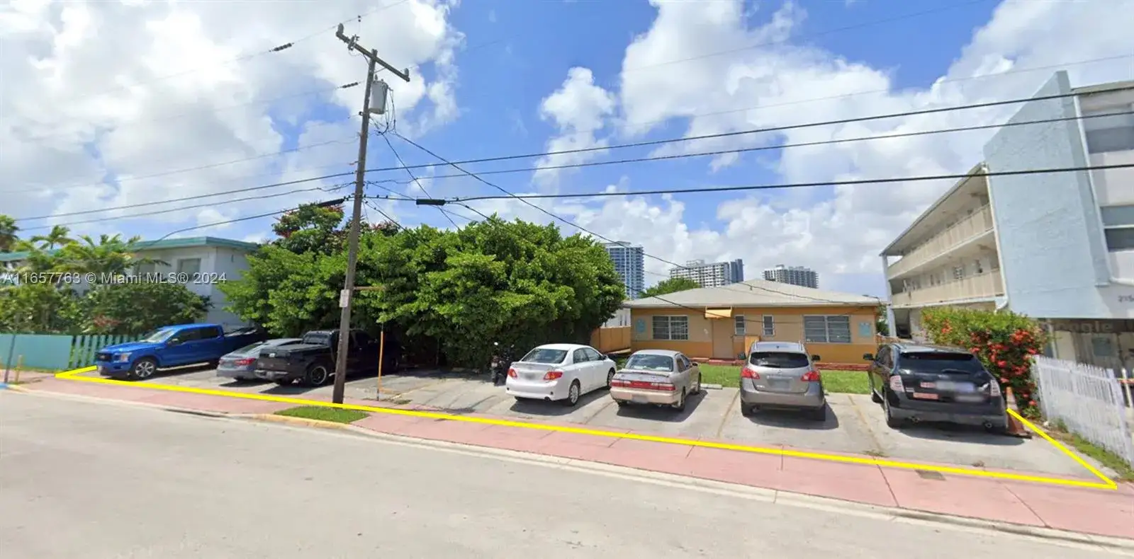 Commercial Sale for sale at 2140 Bay Dr, Miami Beach FL 33141