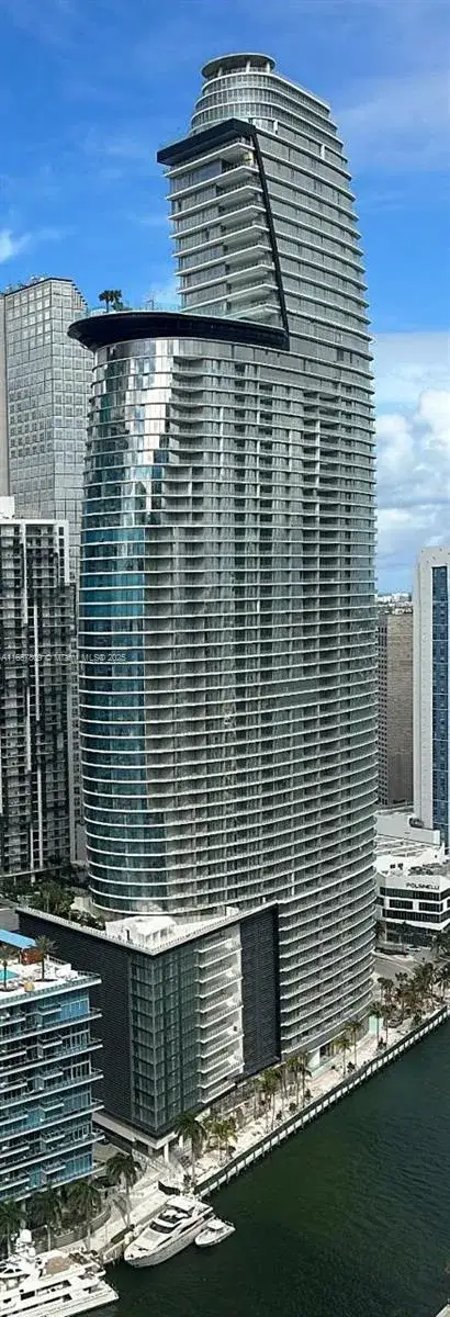 2 bedroom 2 bath Residential Lease for rent at 300 Biscayne Blvd Way # 1909, Miami FL 33131