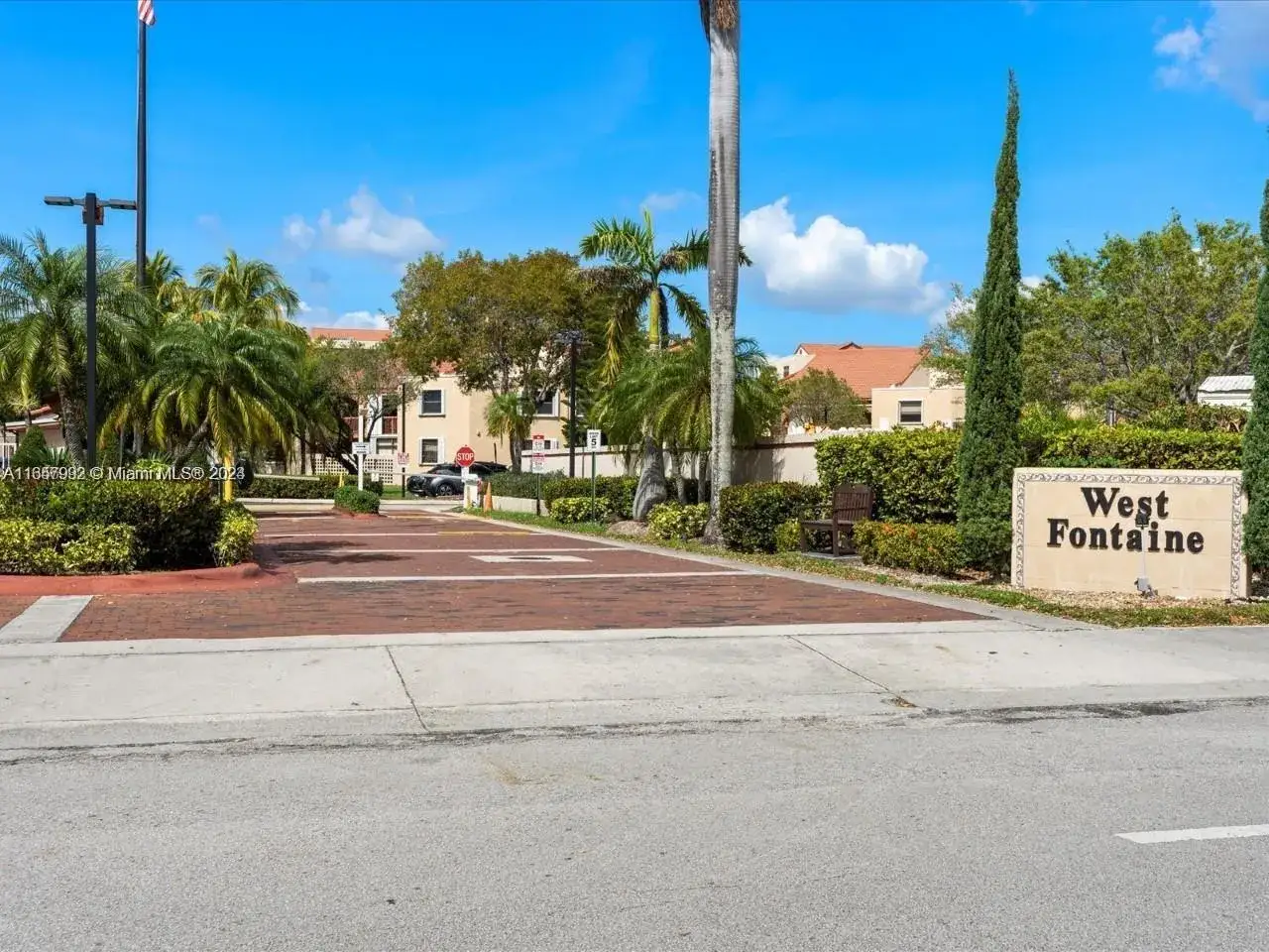 2 bedroom 2 bath Residential for sale at 10253 NW 9th Street Cir # 6, Miami FL 33172