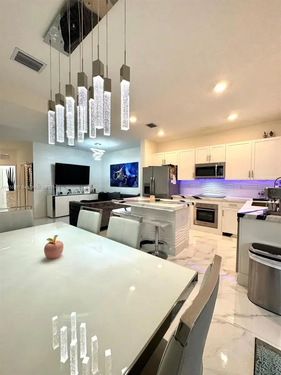 3 bedroom 3 bath Residential for sale at 1856 SE 26th Rd # 1856, Homestead FL 33035-2356