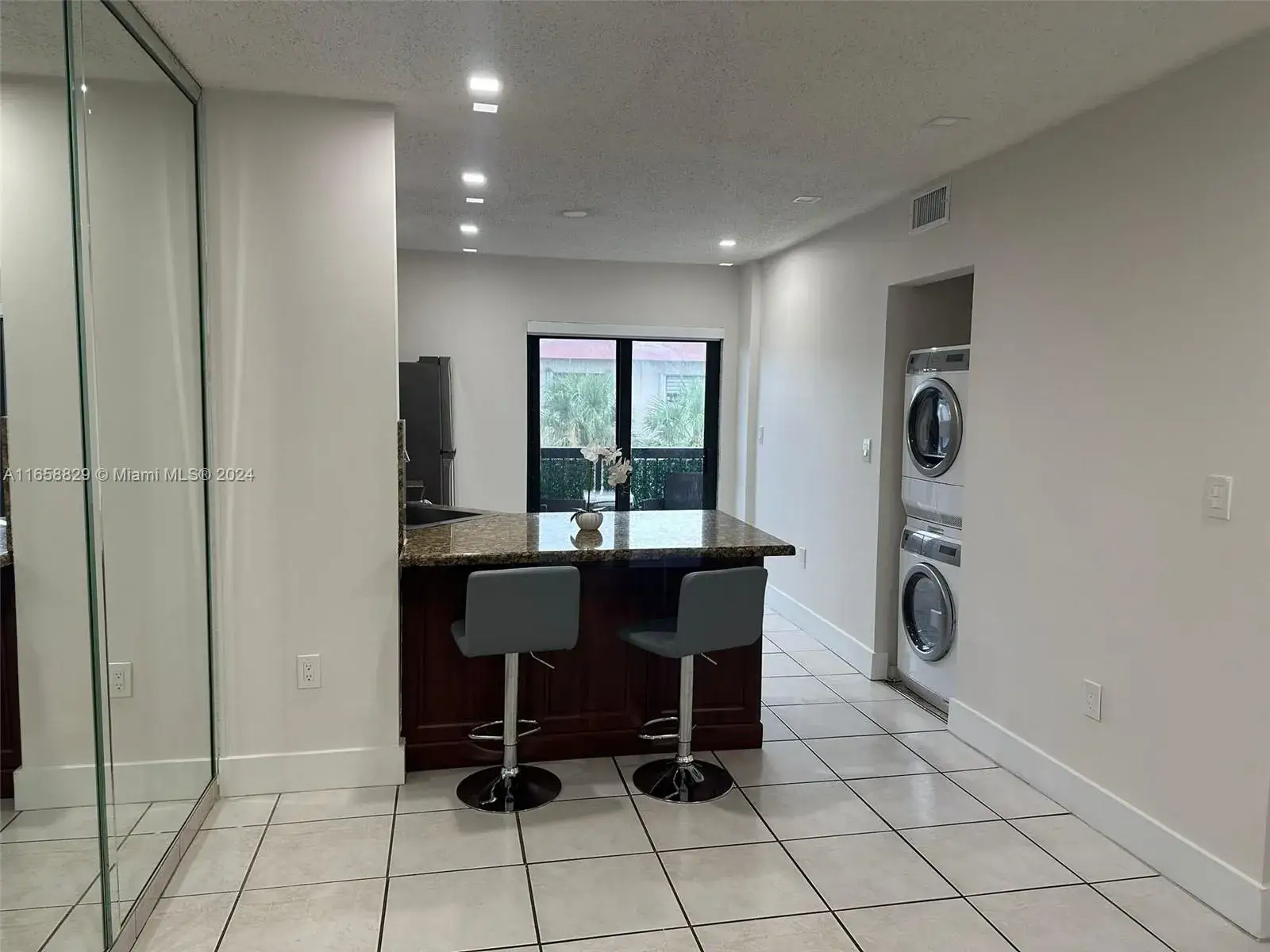 2 bedroom 2 bath Residential Lease for rent at 5480 W 21st Ct # 404, Hialeah FL 33016