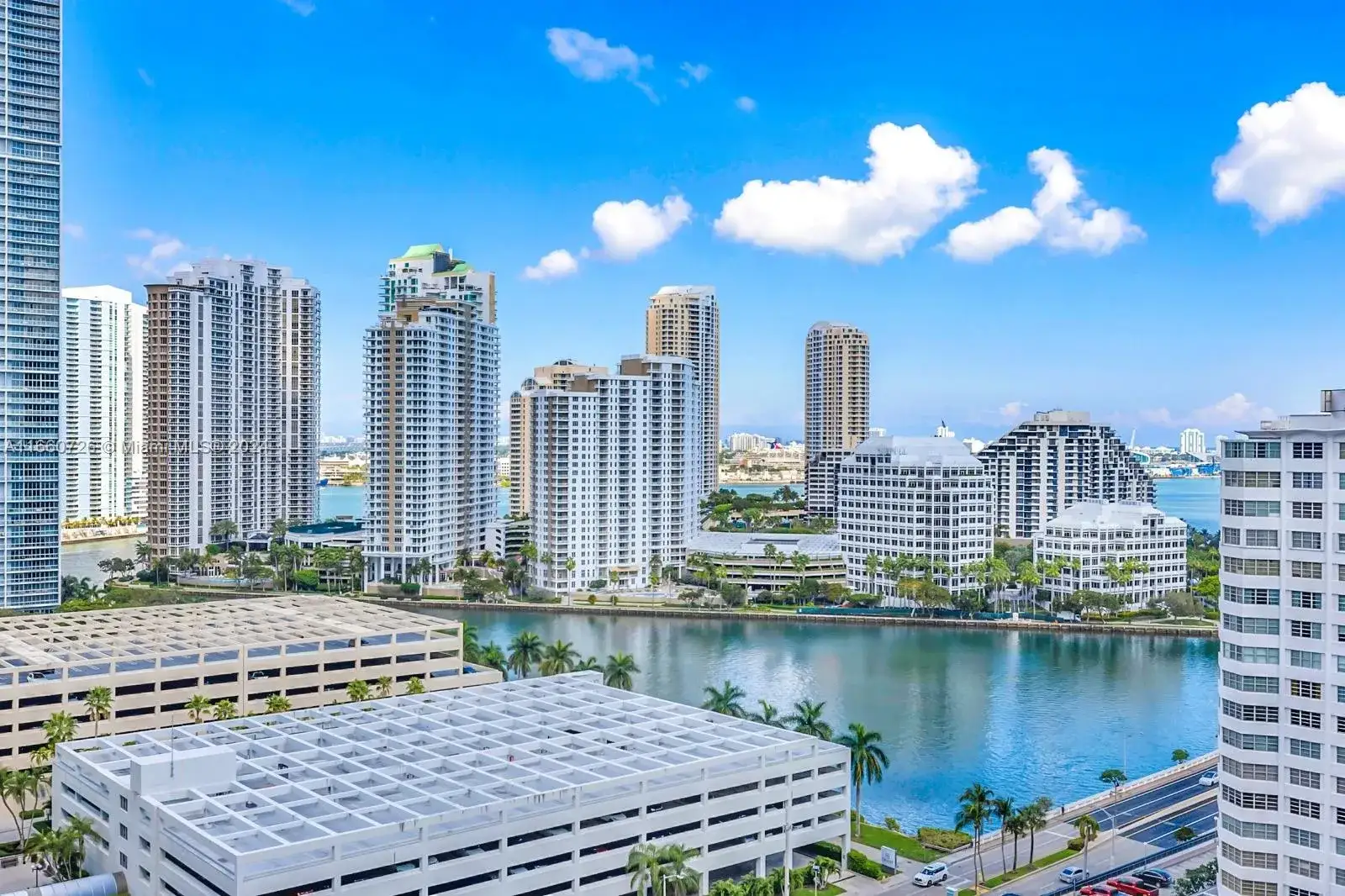 2 bedroom 2 bath Residential Lease for rent at 950 Brickell Bay Dr # 1806, Miami FL 33131