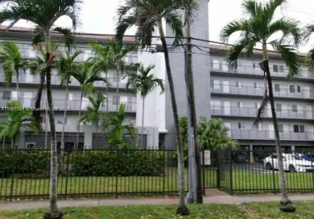 1 bedroom 1 bath Residential for sale at 900 SW 84th Ave # 207A, Miami FL 33144