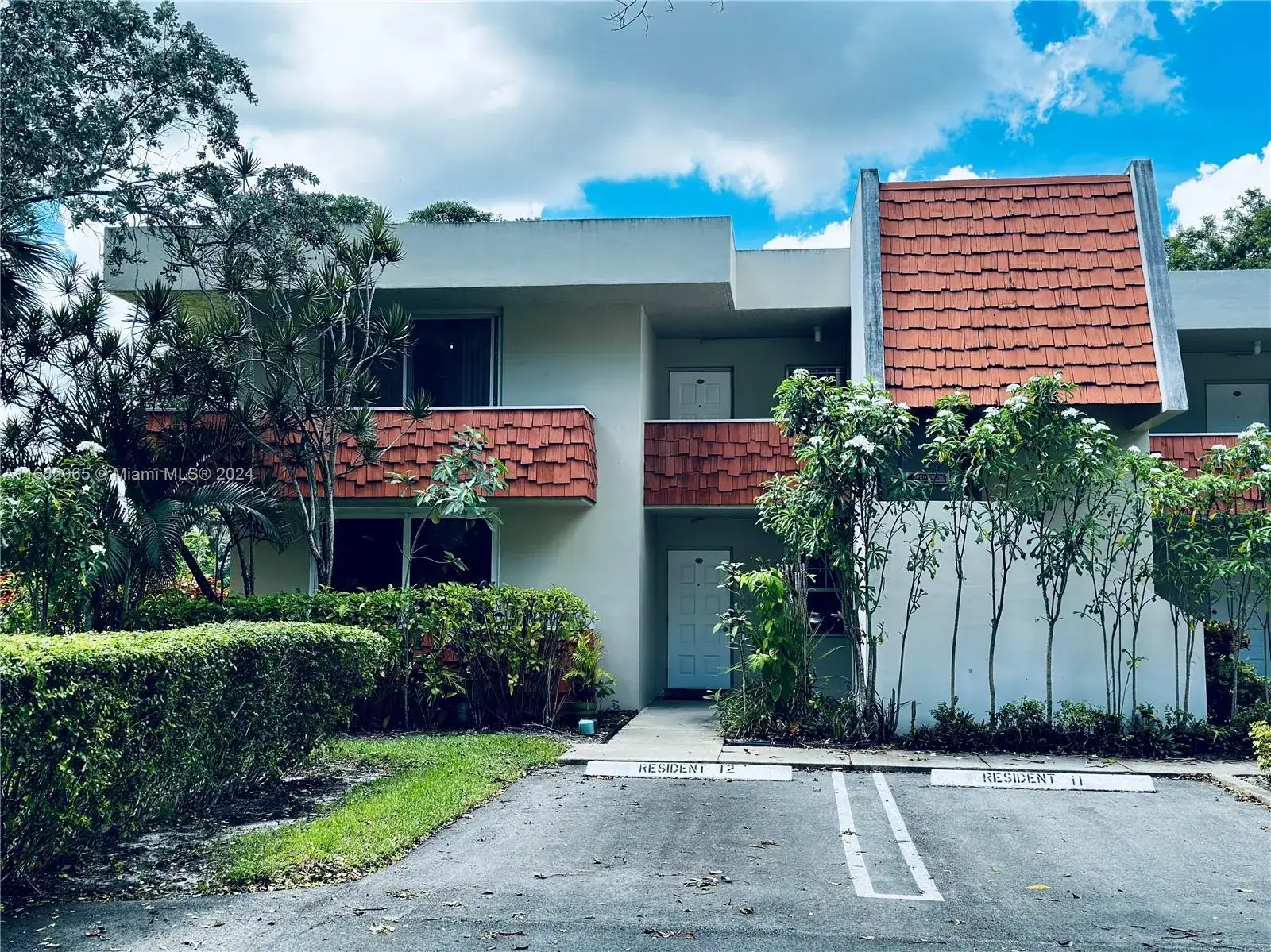 3 bedroom 2 bath Residential Lease for rent at 907 Cypress Ter # 206, Pompano Beach FL 33069