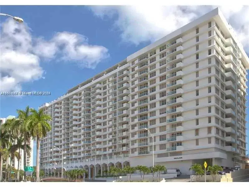 1 bedroom 1 bath Residential Lease for rent at 5601 Collins Ave # 523, Miami Beach FL 33140