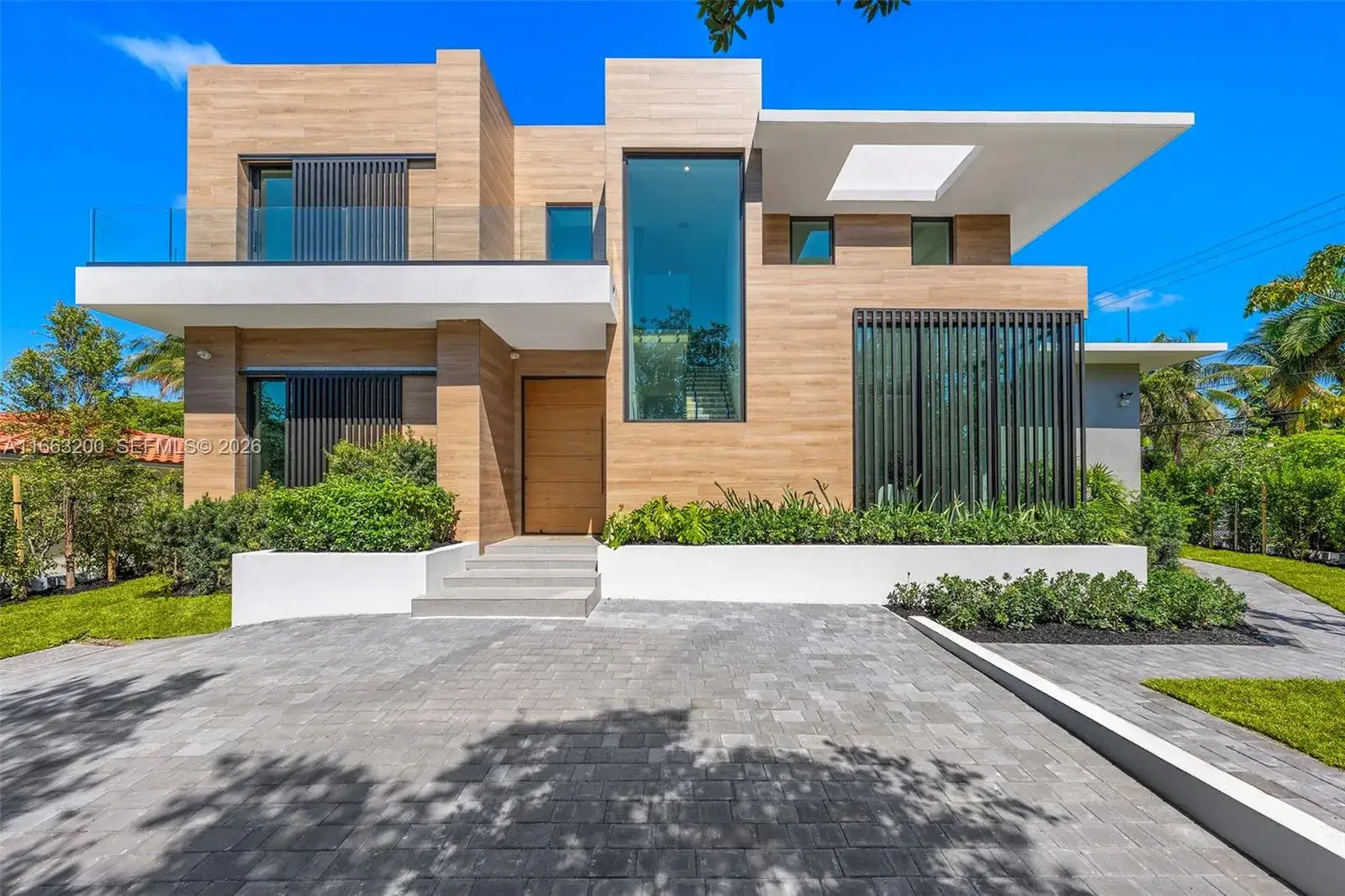 6 bedroom 7 bath Residential for sale at 4430 Nautilus Dr, Miami Beach FL 33140