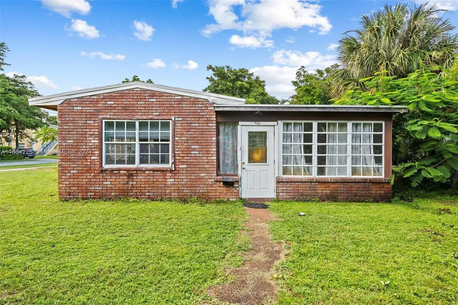 2 bedroom 1 bath Residential for sale at 901 NE 16th Pl, Fort Lauderdale FL 33305