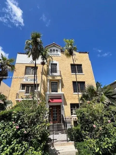 1 bedroom 1 bath Residential for sale at 1614 Pennsylvania Ave # 1G, Miami Beach FL 33139