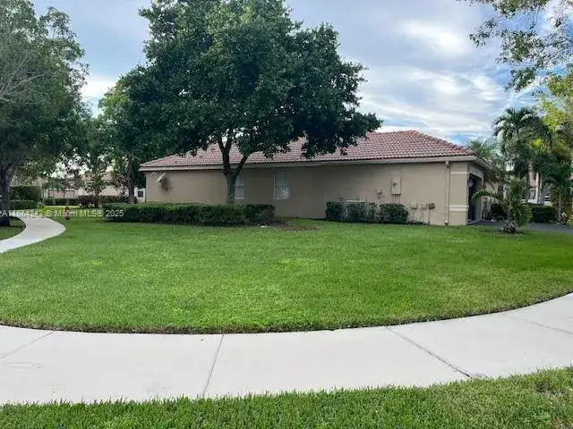 3 bedroom 2 bath Residential Lease for rent at 1919 PISCES TER, Weston FL 33327