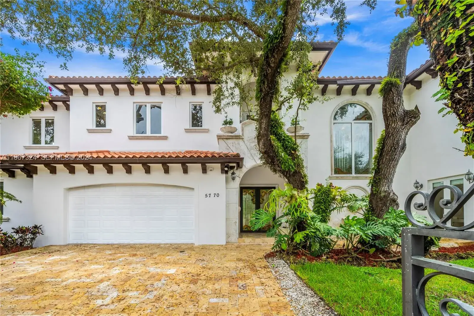 6 bedroom 7 bath Residential for sale at 5770 La Luneta Ave, Miami FL 33155