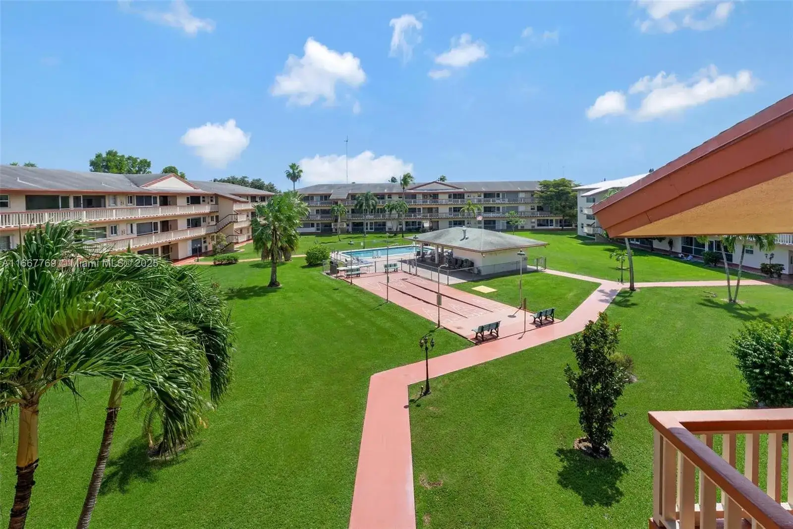 2 bedroom 2 bath Residential Lease for rent at 5300 Washington St # C111, Hollywood FL 33021