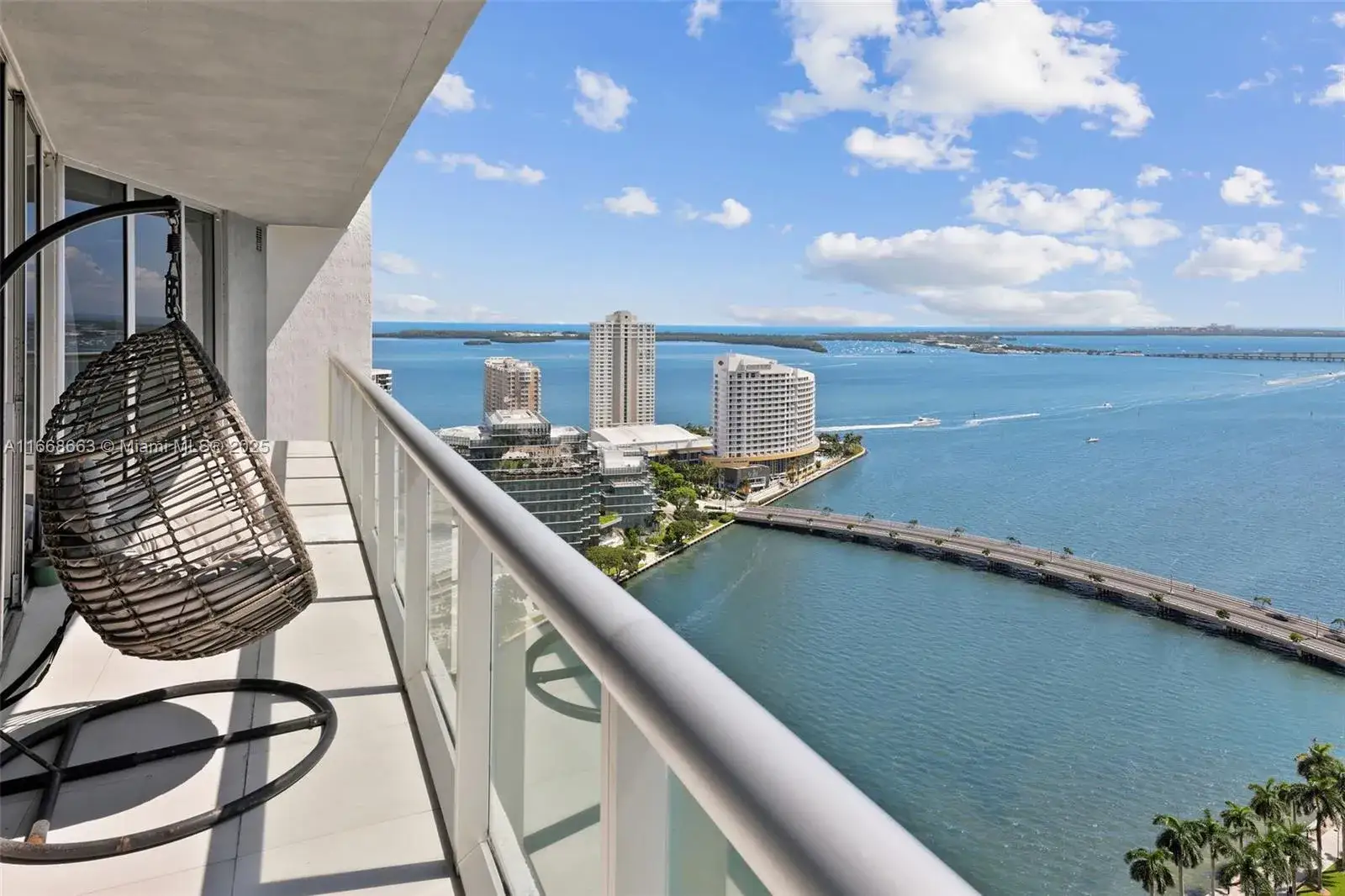 2 bedroom 2 bath Residential for sale at 495 Brickell Ave, Miami FL 33131