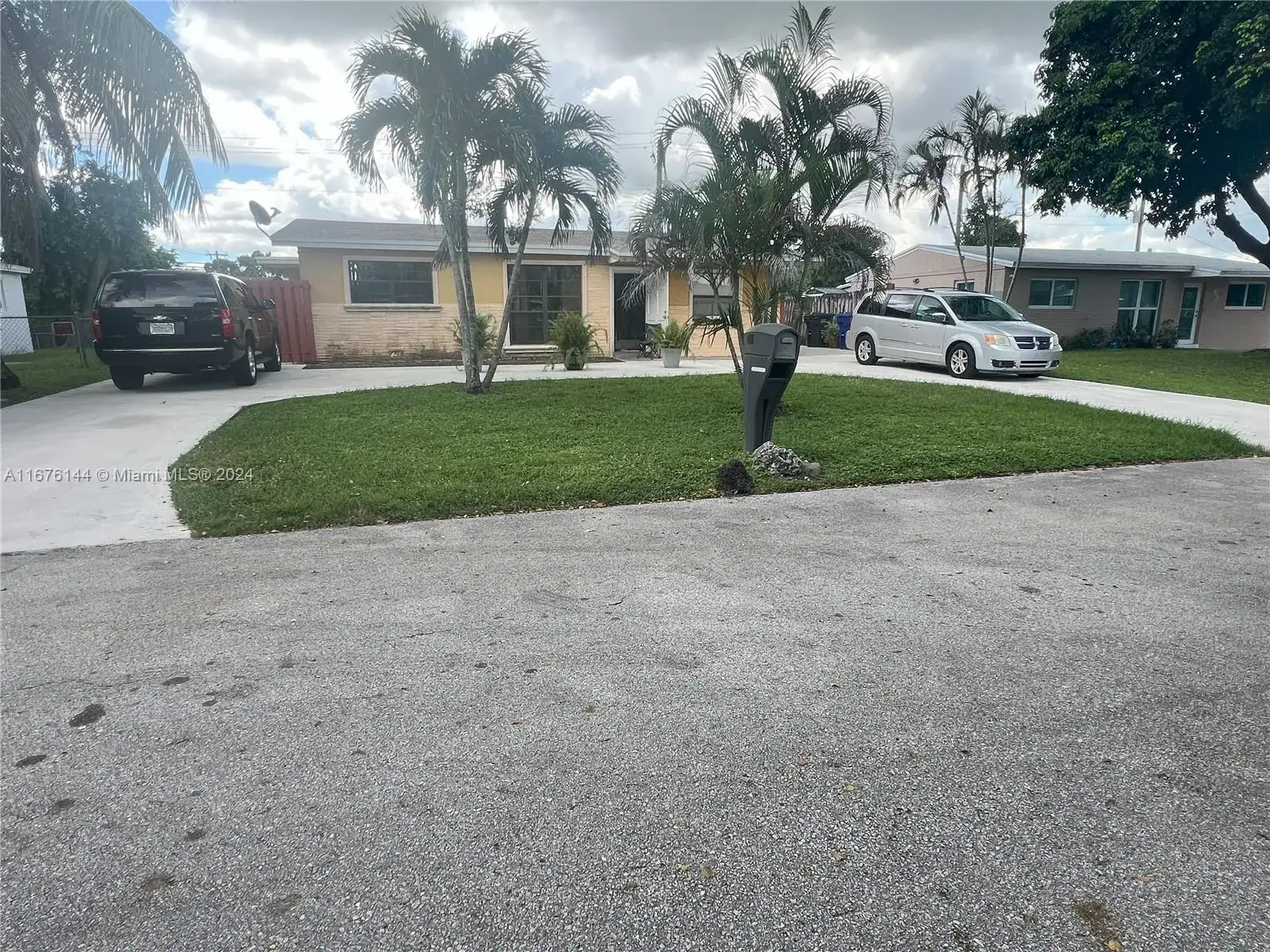3 bedroom 2 bath Residential Lease for rent at 7110 Custer St, Hollywood FL 33024