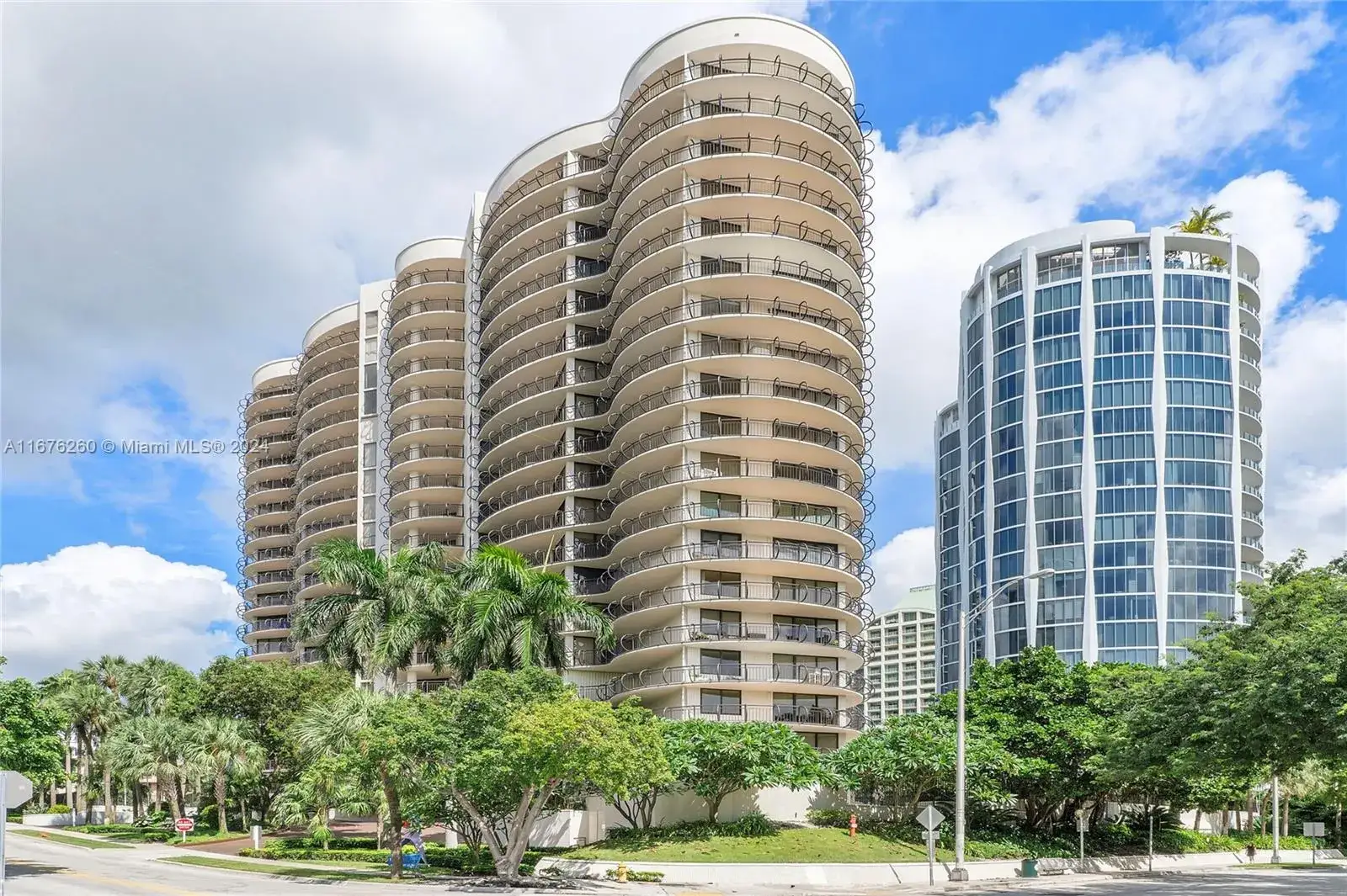 7 bedroom 7 bath Residential for sale at 2843 S Bayshore Dr, Miami FL 33133
