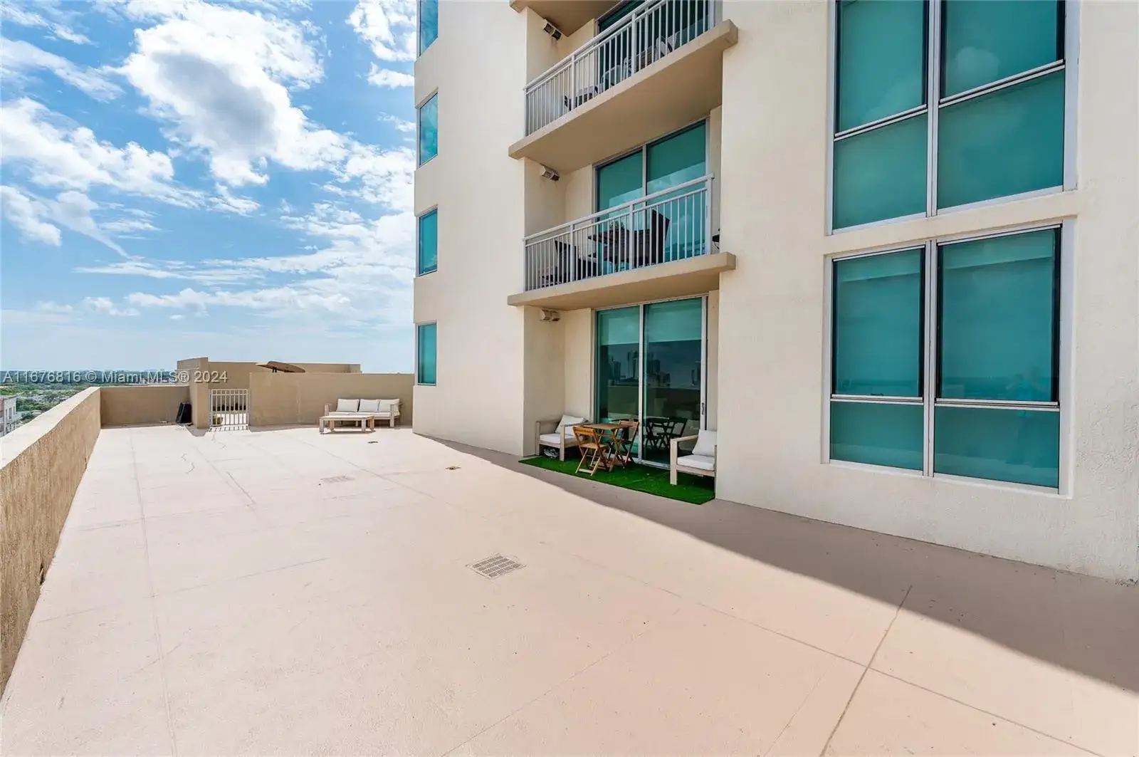 2 bedroom 2 bath Residential Lease for rent at 9055 SW 73rd Ct # 807, Miami FL 33156