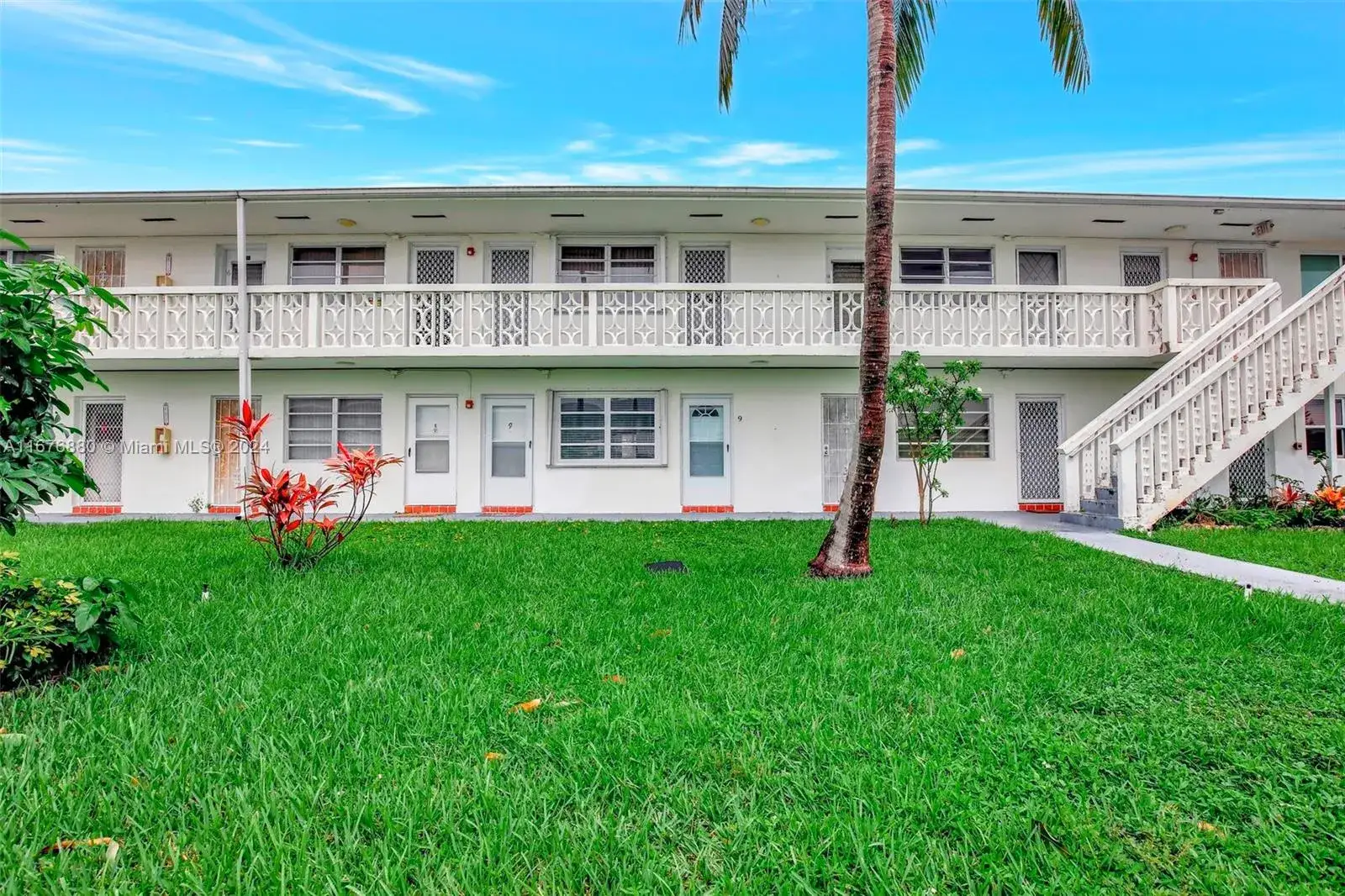 1 bedroom 1 bath Residential for sale at 121 NE 204th St # 9, Miami Gardens FL 33179