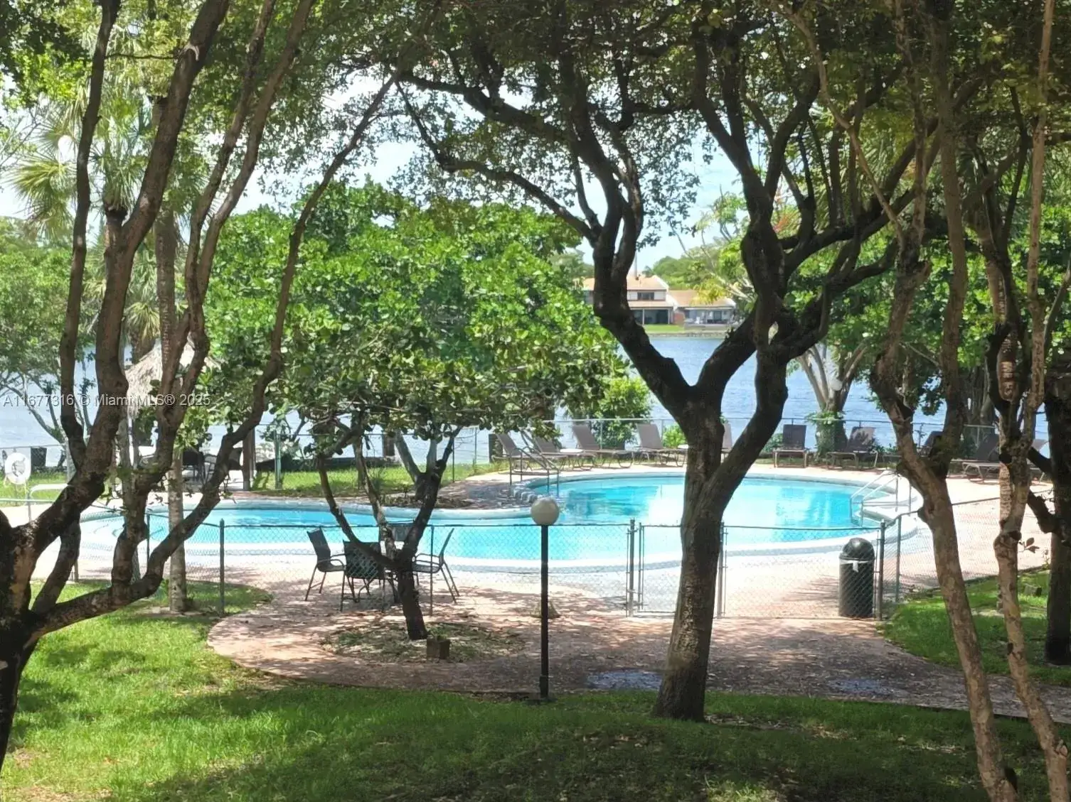 2 bedroom 2 bath Residential for sale at 661 NE 195th St # 215, Miami FL 33179