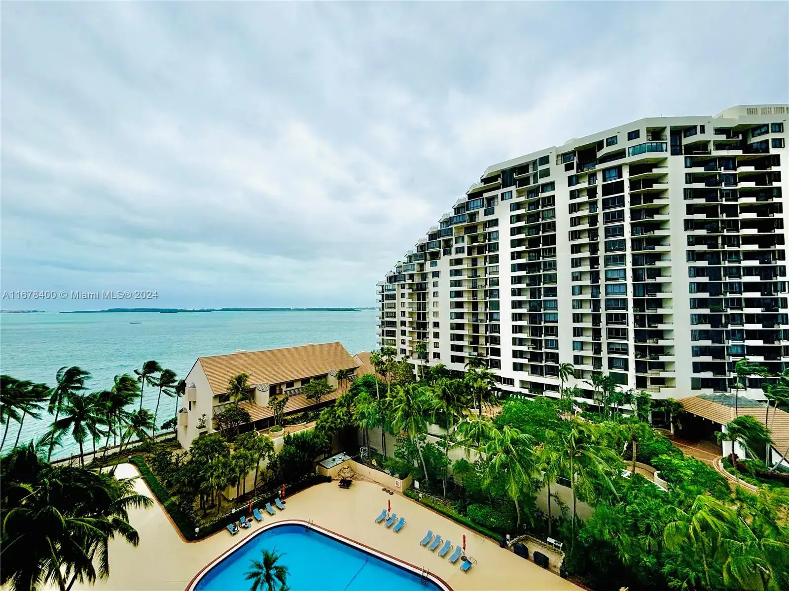 1 bedroom 1 bath Residential Lease for rent at 540 Brickell Key Dr # 1001, Miami FL 33131