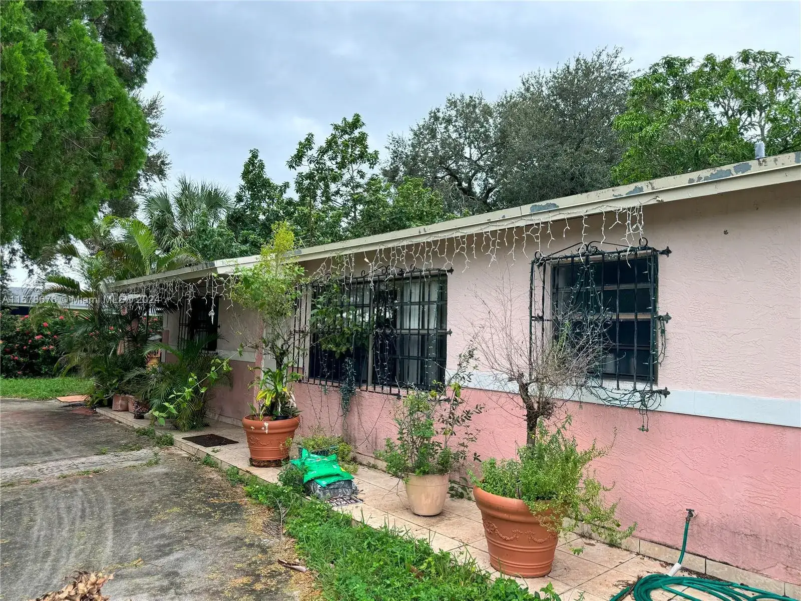 3 bedroom 2 bath Residential for sale at 3800 NW 208th St, Miami Gardens FL 33055