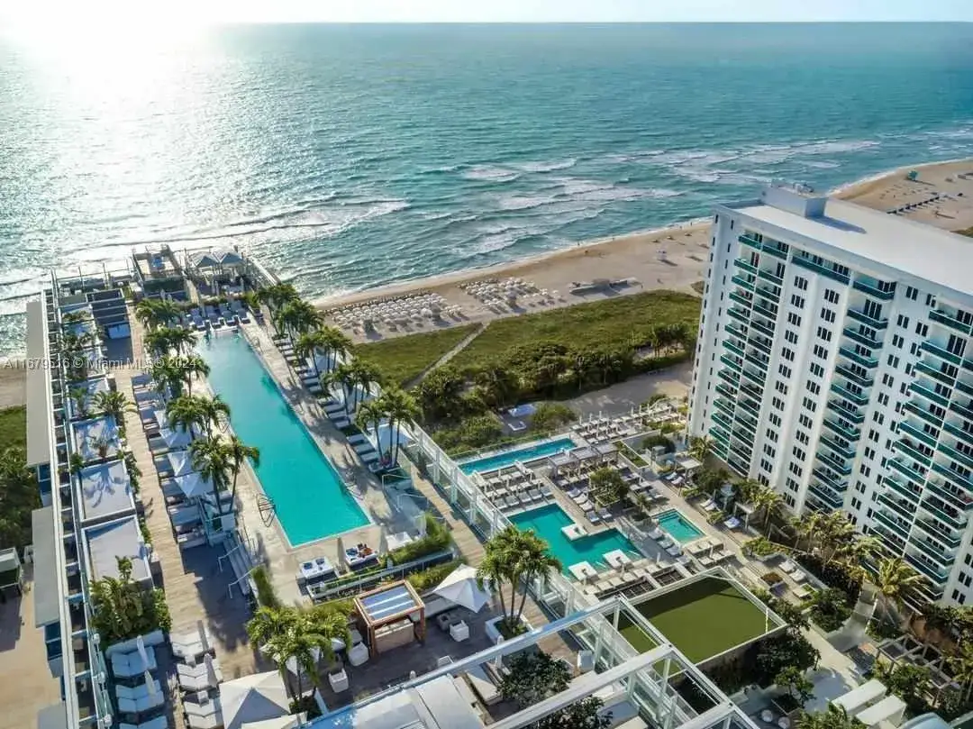 2 bedroom 2 bath Residential Lease for rent at 2301 Collins Ave, Miami Beach FL 33139