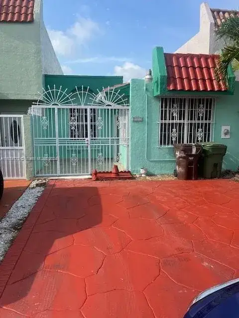 2 bedroom 2 bath Residential for sale at 942 W 37th Ter # 41, Hialeah FL 33012