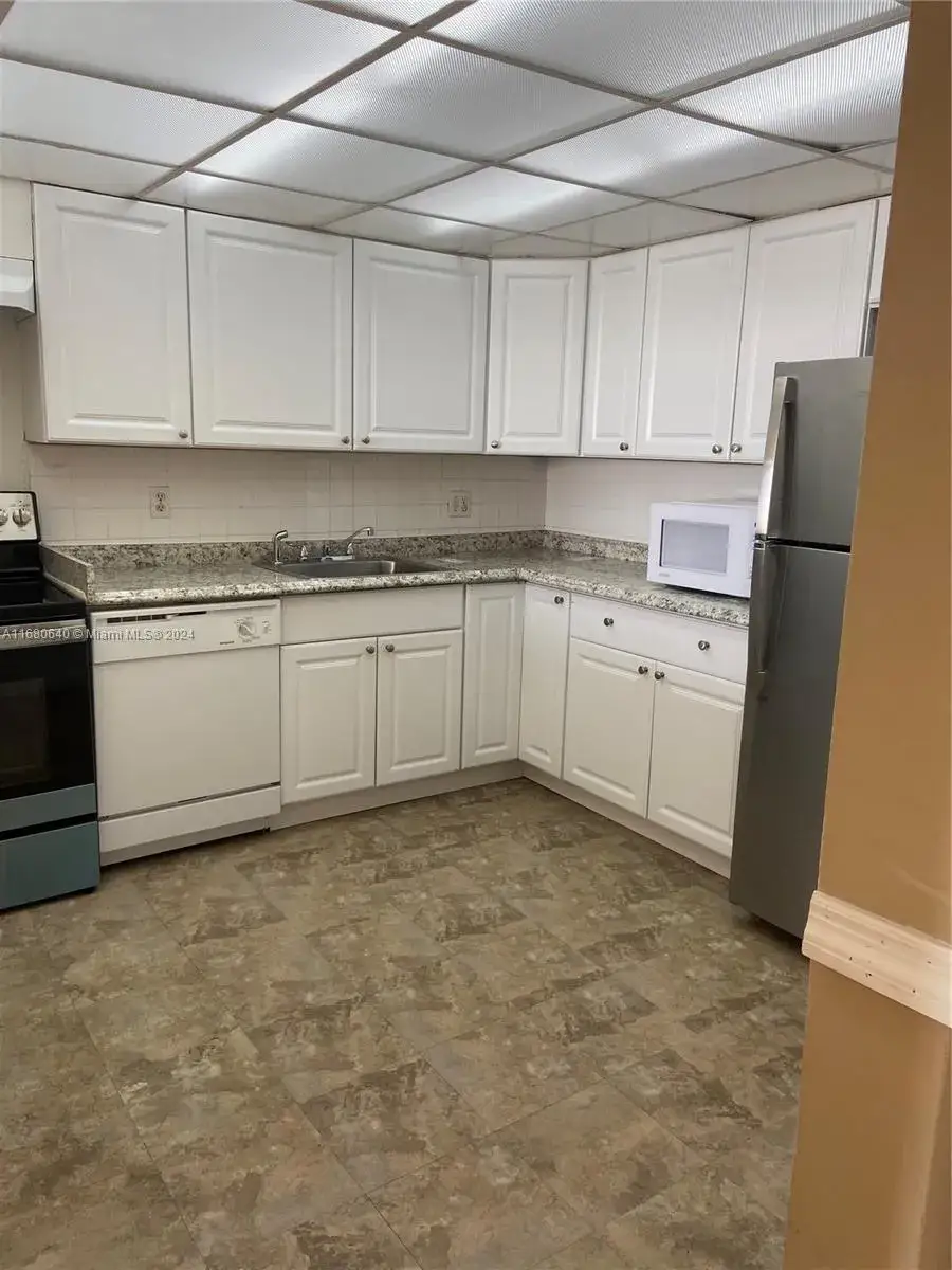 2 bedroom 2 bath Residential for sale at 13499 Biscayne Blvd # 1506, North Miami FL 33181
