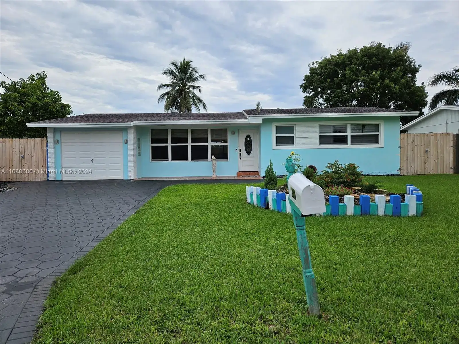 4 bedroom 2 bath Residential Lease for rent at 5721 SW 57th St, Davie FL 33314