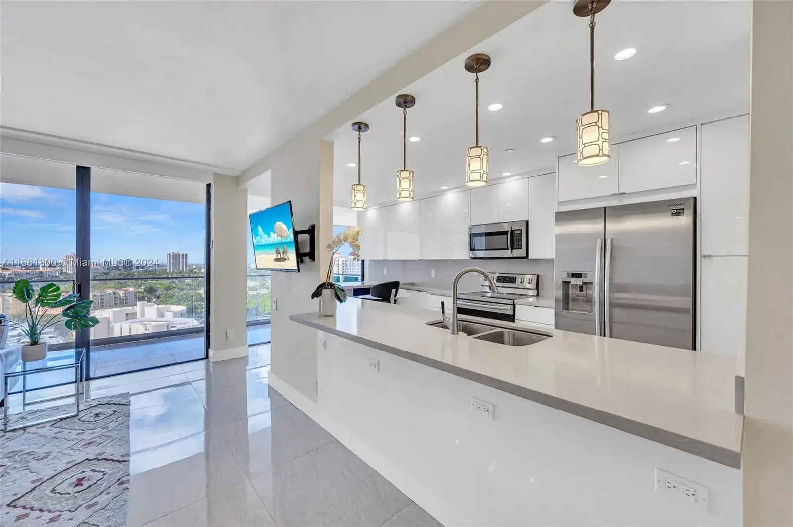 3 bedroom 3 bath Residential for sale at 19707 Turnberry Way # 16L, Aventura FL 33180