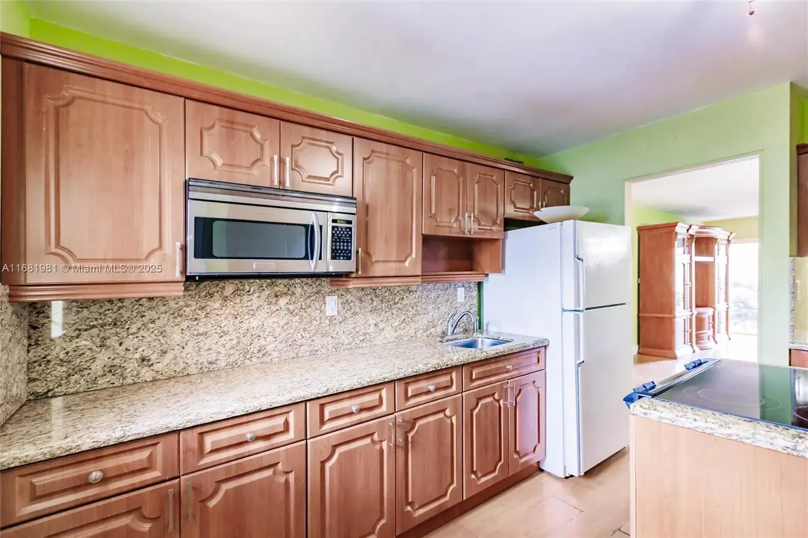 1 bedroom 1 bath Residential for sale at 1900 W 54th St # 213, Hialeah FL 33012