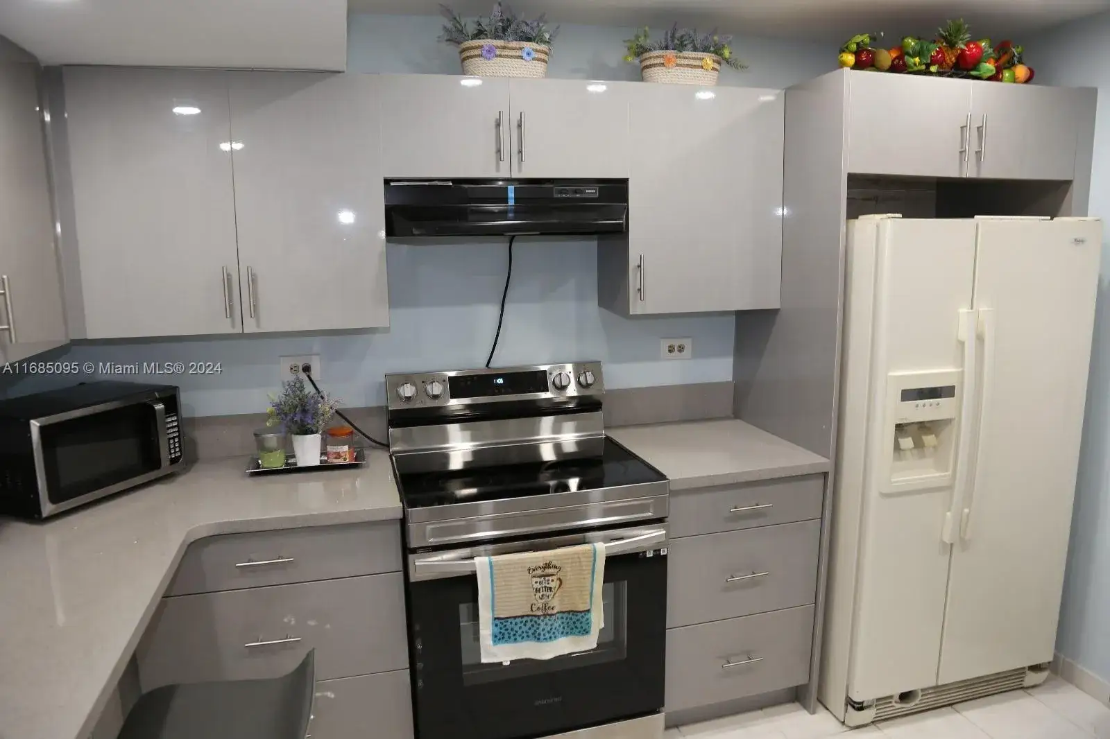 3 bedroom 2 bath Residential for sale at 800 NE 195th St # 501, Miami FL 33179