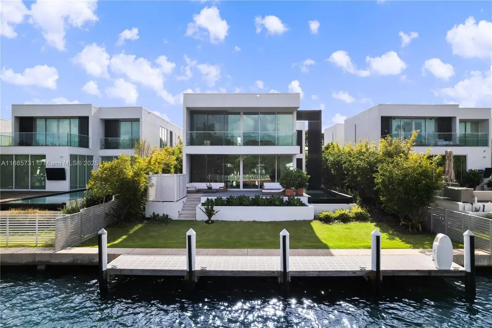 4 bedroom 4 bath Residential for sale at 1041 W 48th St, Miami Beach FL 33140