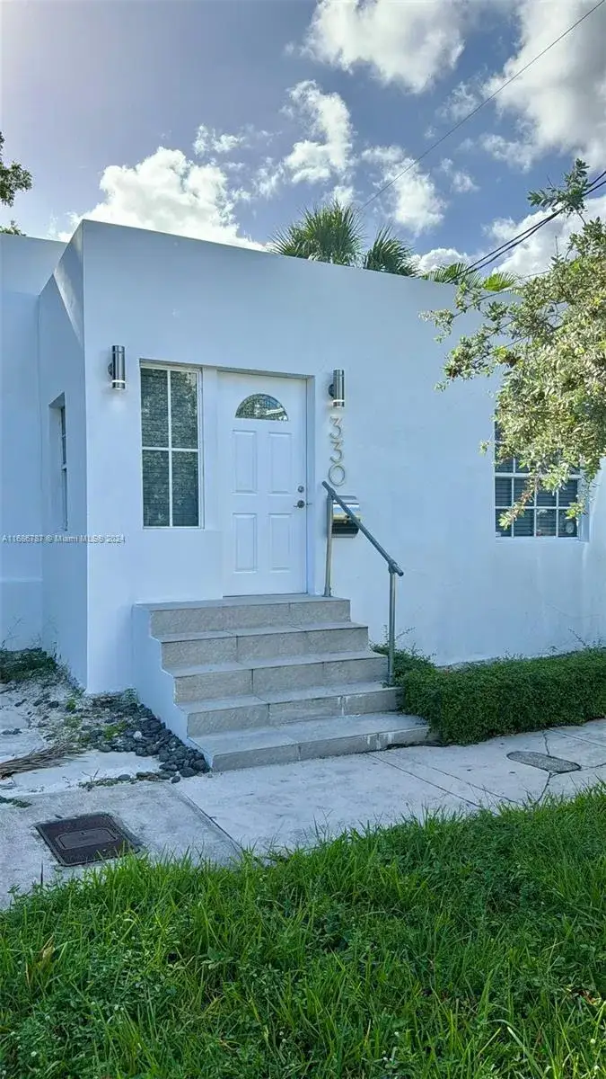 Commercial Sale for sale at 330 SW 17th Rd, Miami FL 33129